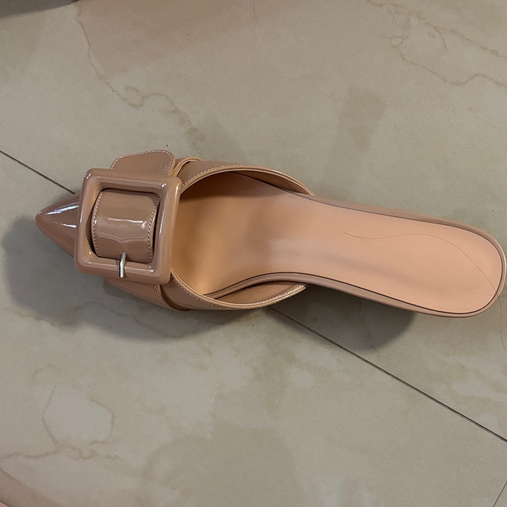 Elegant Tan Women's Shoes with Buckle